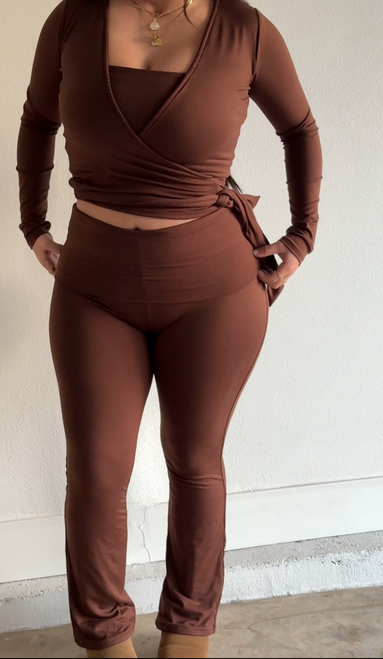 Classic wrap top set “chocolate” petite style